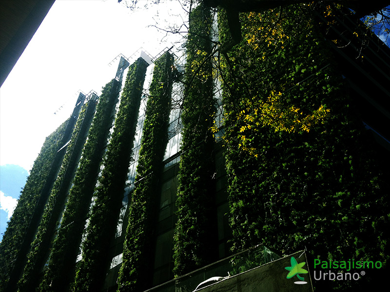 jardín vertical edificio santalaia