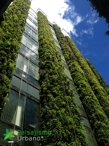 jardín vertical edificio santalaia