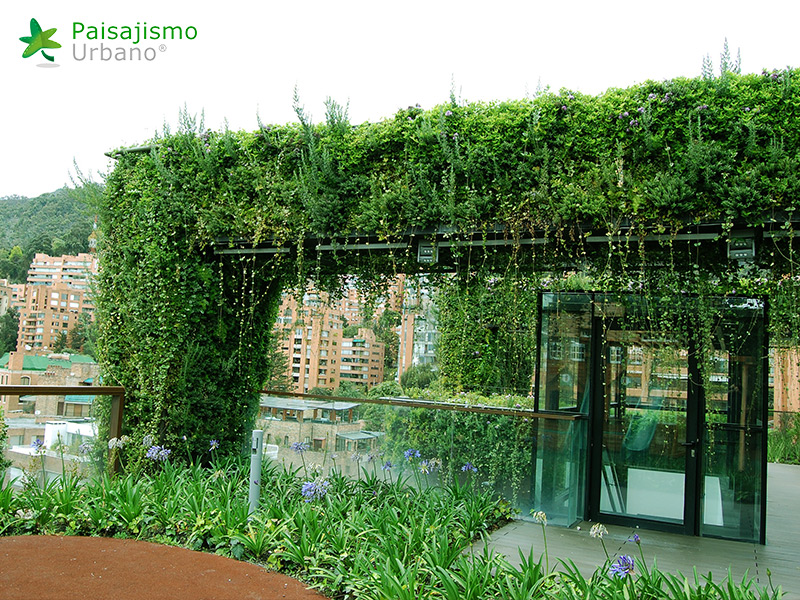 jardín vertical edificio santalaia bogotá