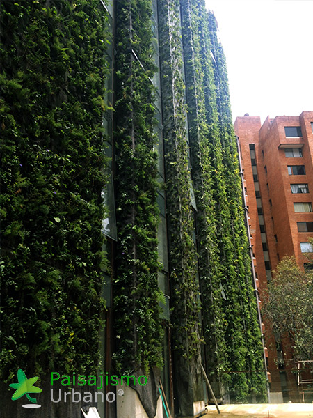 jardín vertical edificio santalaia
