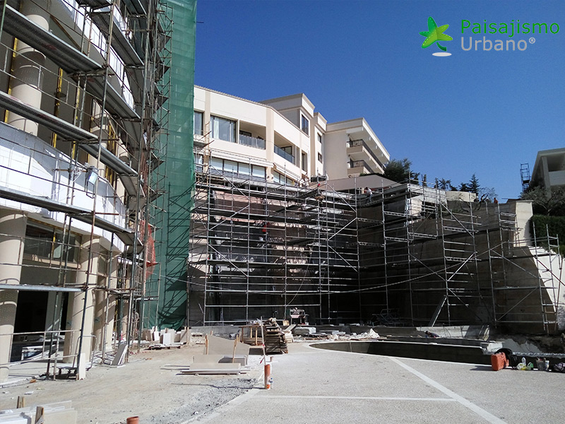 instalación jardin vertical en grecia
