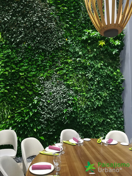 Jardín vertical restaurante Bálamo en Madrid​