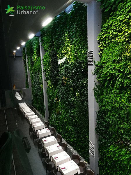 Jardín vertical restaurante Bálamo en Madrid​