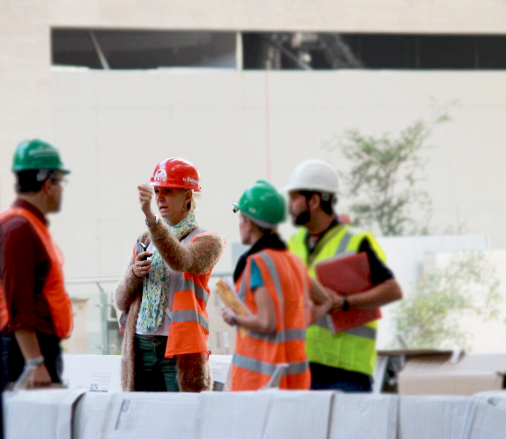 Jardines verticales para impulsar a la mujer emprendedora en México y Guatemala 3 Paisajismo Urbano Ariane Stollreiter en el Centro Comercial Oackland Mall en Guatemala