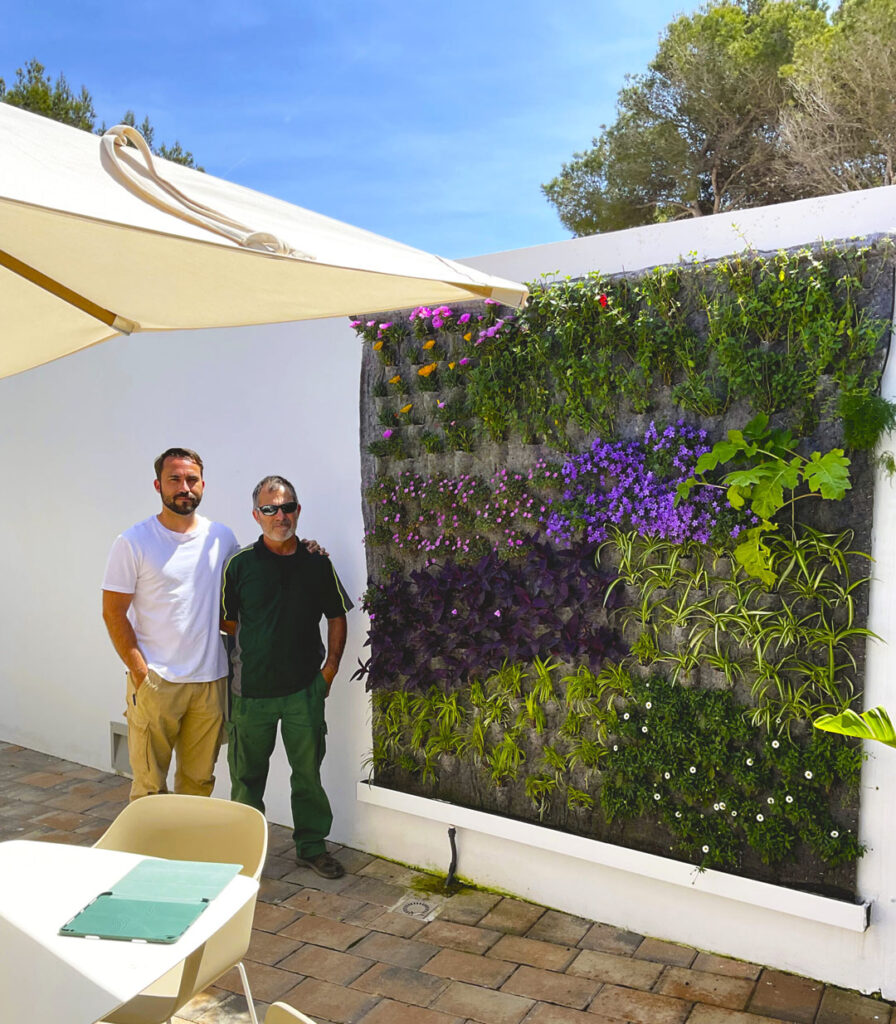 1.000 plantas de 10 especies para el primer jardín hidropónico elaborado con la técnica de Ecosistema Vertical 3 Paisajismo Urbano jardin vertical ibiza
